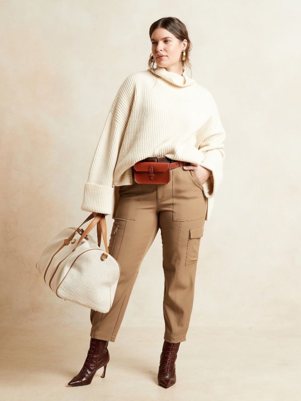 Banana Republic Khaki Stretch Cargo Pants 14